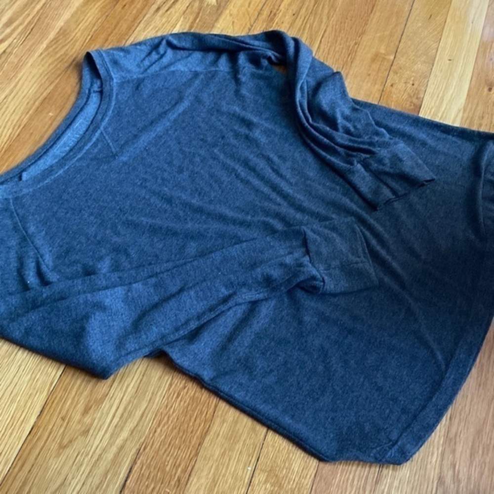 Nollie size M oversized cozy knit top grey size M slight pulling bundle & save!